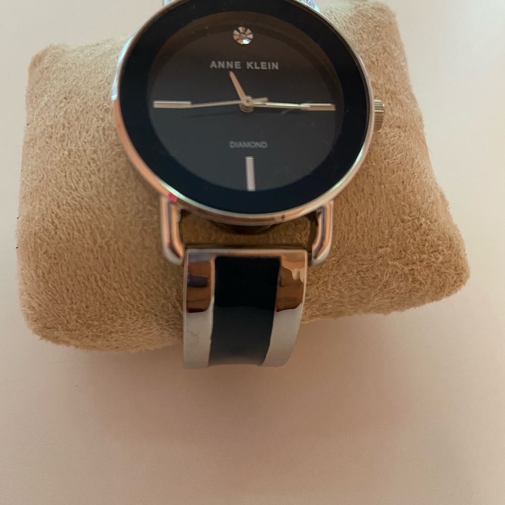 Watch - Picture 2 of 7